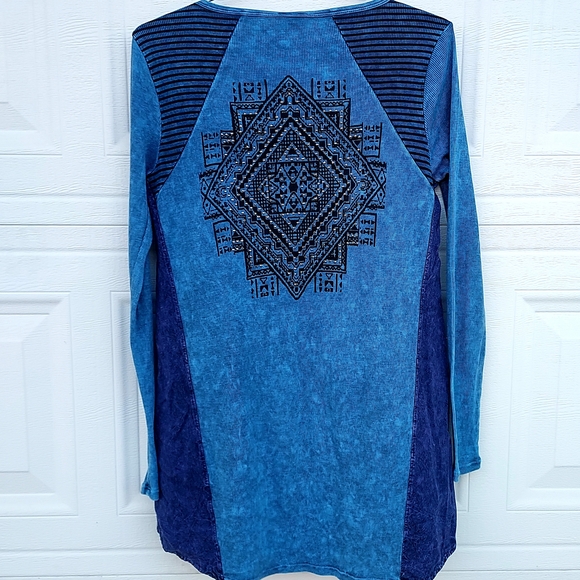 Be Vocal Blue Studded Aztec Long Sleeve Top - Picture 5 of 6